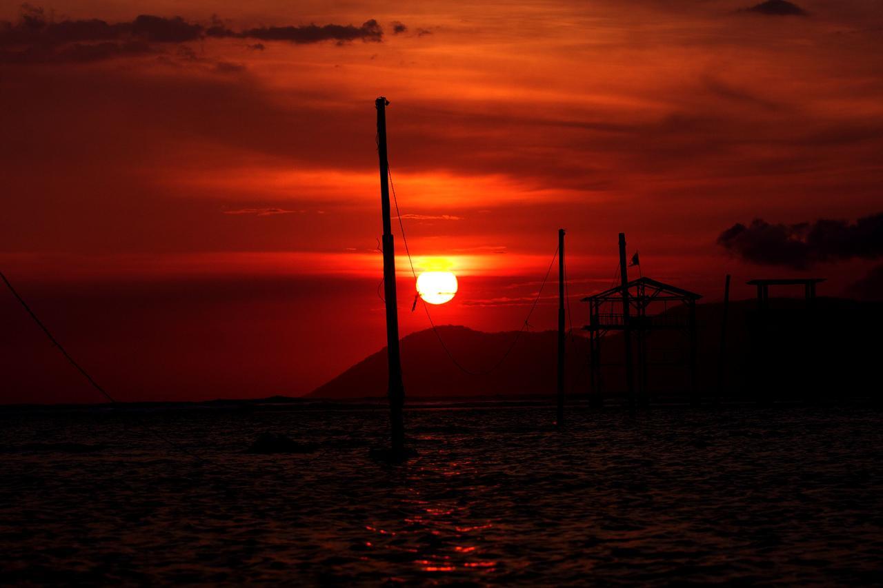 The Tree House Sumbawa Hotel Huu ภายนอก รูปภาพ