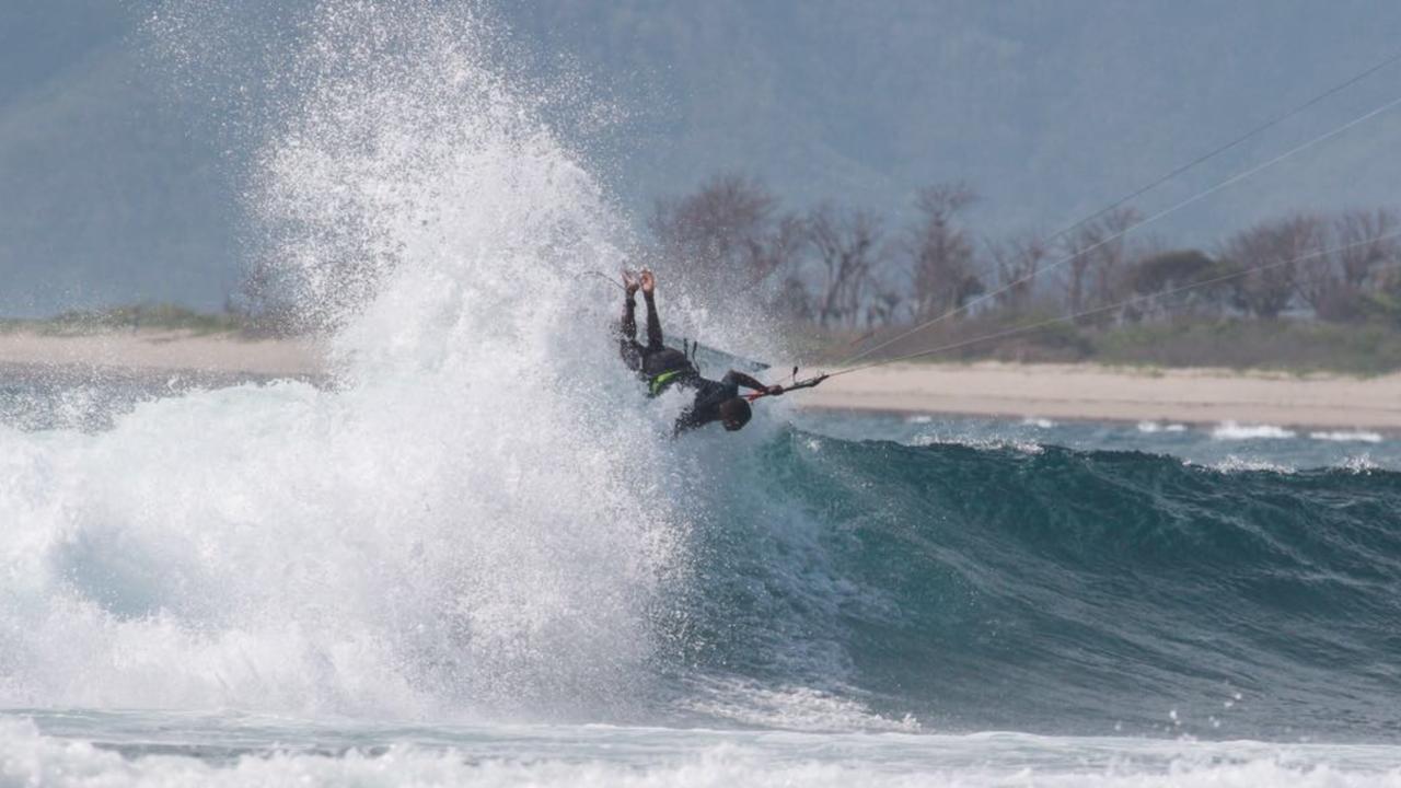 The Tree House Sumbawa Hotel Huu ภายนอก รูปภาพ